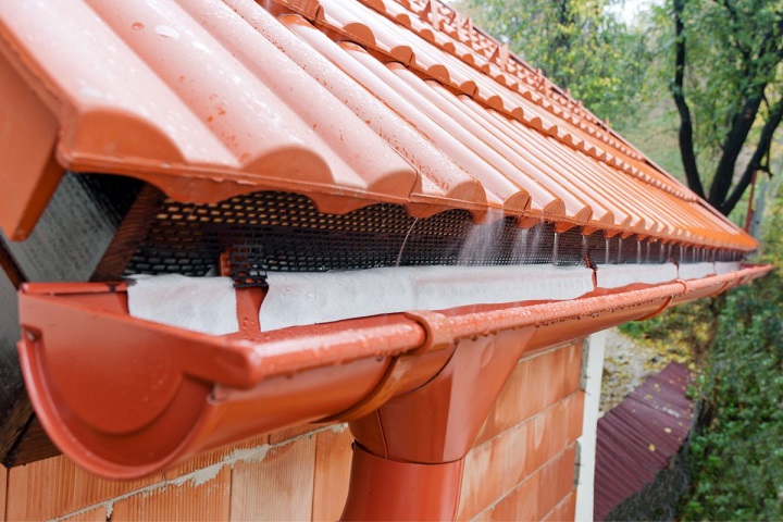 Why Your Roof Needs Gutters - Roofers College Station, TX