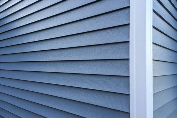 Roofers College Station, TX - Best Time of Year to Replace Your Siding